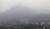 올해 들어 세번째 서울형 미세먼지 비상저감조치가 발령된 18일 오전 청와대 인근이 미세먼지로 희뿌연 모습을 보이고 있다. [뉴스1]