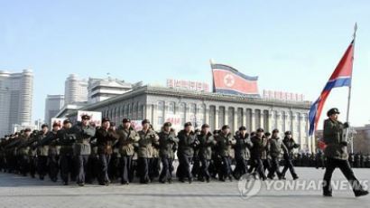 북한, 평창올림픽 하루 앞두고 북한 대규모 열병식 열 듯