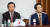 19일 자유한국당 김성태 원내대표(왼쪽)가 원내대책회의에서 발언하고 있다. 강정현 기자