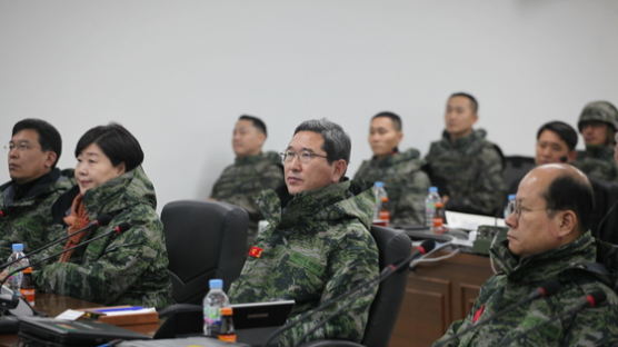 김학용 "남북간 대화·평화 위해서는 국력이 필수" 연평부대 방문