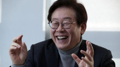 ‘전국구 스타’된 이재명 효과 … 전·현 금배지들 시장직 도전