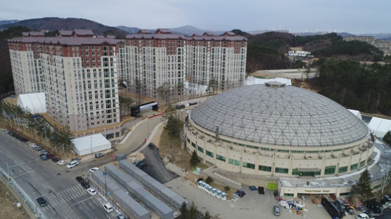 북한 선수단, 강릉선수촌서 숙식…“한곳에 머물게 하려는 의도”