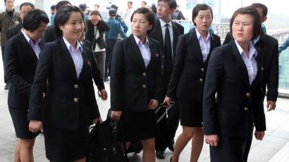 북한 "여자아이스하키선수단 15명, 25일 南 파견" 