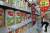 중국의 쇼핑매장에 진열돼 있는 중국 국내외산 분유들. 사진=이매진차이나