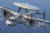 세계 최초 조기경계 전용기인 미국의 E-2 호크아이.