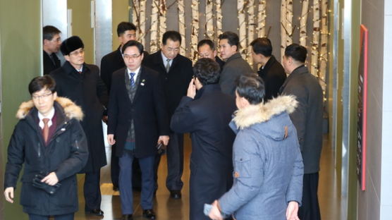 북한 선발대 인제스피디움 2시간 점검…일정에 없던 강릉 하키센터도 둘러봐