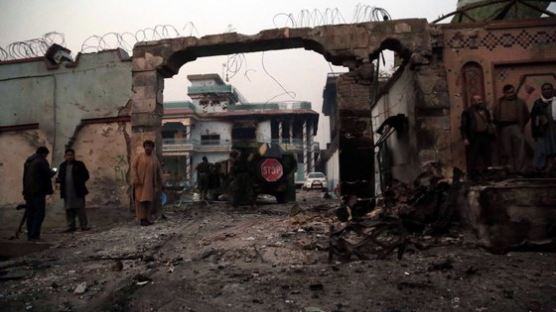  아프간 아이들 돕는 구호단체에 폭탄 터뜨린 IS