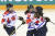2017 IIHF 아이스하키 여자세계선수권대회 디비전 II 그룹A 북한과 호주의 경기가 2일 강릉하키센터에서 열렸다. 북한 김은향(가운데)이 1페리오드 슛을 성공시킨 뒤 동료들의 축하를 받고 있다. 20170402 임현동 기자