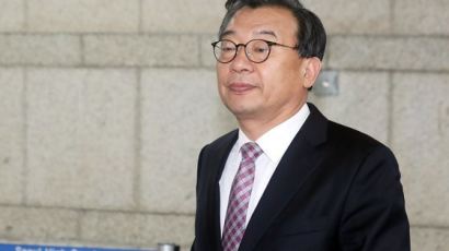 '세월호 보도개입 의혹' 이정현 "KBS 국장에게 전화했지만 간섭은 아냐"