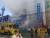  26일 오전 경남 밀양시 가곡동 세종병원에서 화재가 발생했다. 소방대원들이 화재 진압을 벌이고 있다.[연합뉴스]