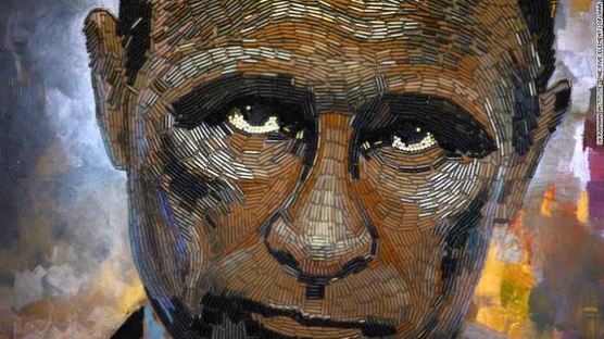 뉴욕 한 전시회서 ‘총알 탄피’로 묘사된 푸틴 러시아 대통령