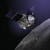 오시리스 렉스가 소행성 &#39;베누&#39;에 접근해 샘플을 회수하는 장면을 그린 조감도.