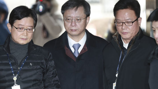[속보]'국정농단 묵인' 우병우...검찰, 8년 구형