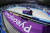 평창올림픽 12개 경기장은 종목별 특색을 살릴 수 있도록 다양한 색깔로 단장했다. 관중석 아랫부분에 보라색 배너를 내건 강릉 아이스 아레나. [연합뉴스]