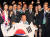 이명박 전 대통령(왼쪽 세 번째)이 2011년 7월 6일 오후(현지시간) 남아공 더반 국제컨벤션센터에서 열린 IOC 총회에서 한국의 평창이 2018 겨울올림픽 유치도시로 확정 발표된후 환호하고 있다. [사진 청와대]