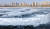 지난 26일 서울 송파구 인근 한강이 얼어있다. [뉴시스]