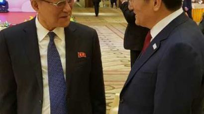 지재룡 주중 북한 대사, 두달여만에 공개석상