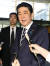 평창동계올림픽 개회식 참석 의사 밝히는 아베 일본 총리. [연합뉴스]