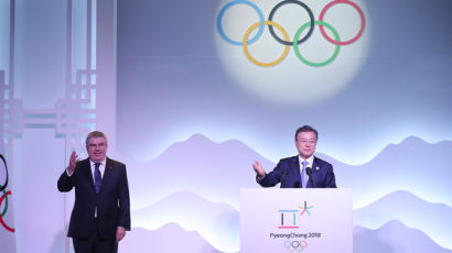 文 대통령, 장웅 IOC 위원 언급하며... IOC 총회 개회식 참석해 '평창 외교전' 첫 발 