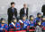 경기를 지도하고 있는 세라 머리 남북 단일팀 총감독(뒷줄 오른쪽)과 박철호 북한 감독. [사진공동취재단]