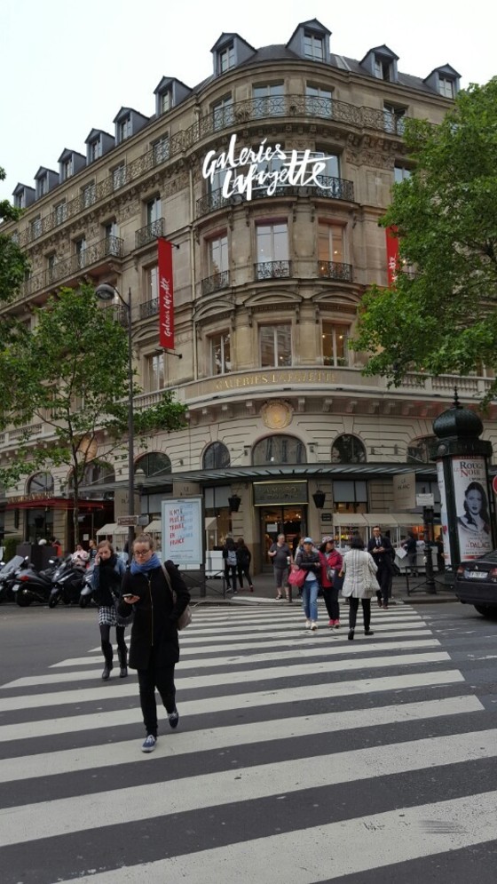 파리 쇼핑 1번지, 라파예트 백화점.