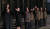 김정은 노동당 위원장의 여동생인 김여정 당 부부장(왼쪽에서 두 번째)이 손을 흔들며 예술단을 배웅하는 모습. [연합뉴스]