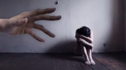 초등생때 성폭행범 13년만에 법정에 세운 24세 여성