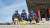 왼쪽부터 흰개미탐지견 가람, 마루, 아라와 담당 핸들러 박병배, 심상원, 이호진씨. 수원=최모란 기자