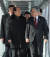 김영남 위원장(왼쪽)이 남관표 청와대 국가안보실 2차장과 이야기하며 걸어오고 있다. 청와대사진기자단 