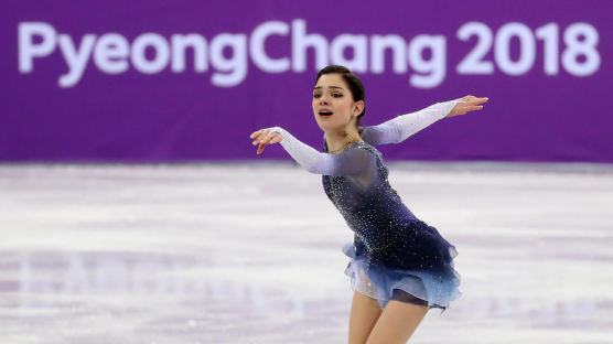 "All Thanks to EXO…" Giggles MEDVEDEVA, the Gold Medalist Who Set World Record