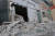 지난 11일 오전 5시3분 경북 포항시 북구 흥해읍 북서쪽 5km지점에서 발생한 지진으로 북구 장량동 상가 건물 1층 사무실 대형 유리창과 에어콘 실외기가 파손됐다. [뉴스1]