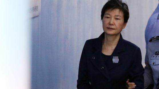 박근혜, ‘국정원 특활비 뇌물’ 재판 불출석