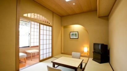 호황 누리는 일본 호텔...차별화와 가성비로 승부 
