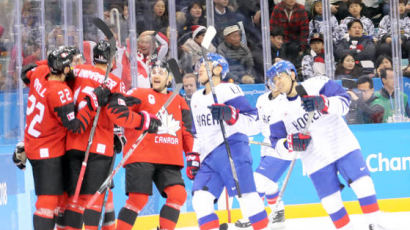 스틱에 맞고, 퍽에 맞고...열심히 싸운 한국, 세계 1위 캐나다에 0-4 패배