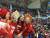 17일 러시아 출신 올림픽 선수와 미국의 남자아이스하키 경기가 열린 강릉하키센터. 러시아 응원단이 전통복장을 입고 응원전을 펼쳤다. [강릉=박린 기자]