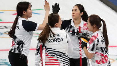파죽지세 여자컬링 5연승, 사상 첫 올림픽 4강 진출 