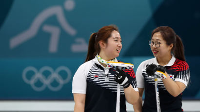 한국 여자 컬링 6연승…러시아에 11-2로 승리
