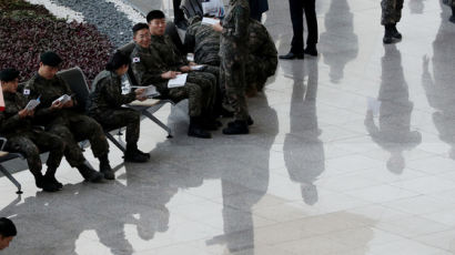 군인 외출·외박, 전국에서 가능해진다…제한 구역 폐지 