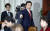 김성태 위원장이 21일 국회 운영위원회 전체회의에서 정회를 선언한 뒤 회의장을 떠나고 있다. 임현동 기자
