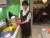 ‘2017년 가정 에너지 절약왕’으로 뽑힌 김수남씨는 설거지를 할 때 흐르는 물을 쓰지 않는다. [사진 김수남] 
