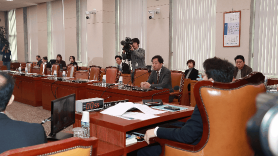 [포토사오정]북한 김영철 부위원장 방남에 쑥대밭 된 국회 