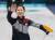 대한민국 여자 컬링 대표팀이 23일 강원도 강릉컬링센터에서 열린 2018평창올림픽 컬링 여자 준결승전 일본과의 경기에서 8대7로 승리를 거둔 후 기뻐하고 있다. [뉴스1]