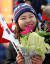 24일 2018 평창 겨울올림픽 남자 스노보드 평행대회전 결승에서 여자 스노보드 정해림 선수가 이상호 선수의 별명 &#39;배추보이&#39;를 상징하는 배추 꽃다발을 들고 있다.[연합뉴스]