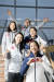 여자 아이스하키 대표팀 선수들이 24일 오후 강릉 올림픽파크 코리아하우스에서 포즈를 취하고 있다. 강릉=김원 기자 