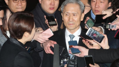 김관진 전 장관 "수사 은폐, 일지조작 혐의 적극 소명하겠다" 