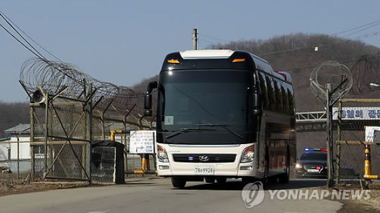 [단독]"김영철 군사용 다리 통과··· 국방부 빠진채 결정했다"