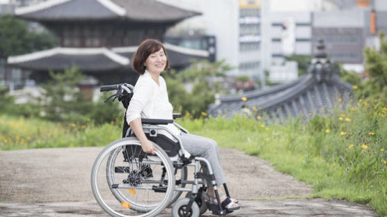 휠체어 타는 딸을 위한 노력의 결실…지하철 환승지도 탄생