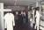 1988년 압구정 매장 안의 모습. 마네킹에 입혀 놓은 데무의 블랙&화이트 옷과 한복을 갖춰 입고 개업식을 찾은 친지의 모습이 보인다. [사진 데무]