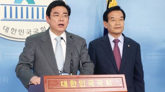 한국당 "요즘 국정방식 제왕적, 최장집 교수 지적 유의미"