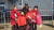 10일 강원도 평창 알펜시아 바이애슬론센터에서 열린 2018 평창 겨울패럴림픽 바이애슬론 남자 7.5km가 끝난 뒤 함께 모인 신의현 가족. 평창=김지한 기자